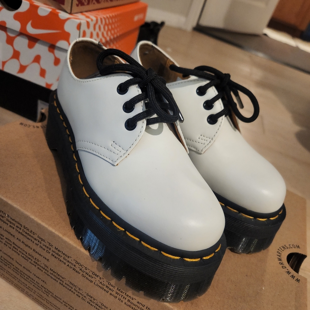 Dr. Martens Platform Smooth leather Shoes. NEW WITH ORIGINAL BOX!!